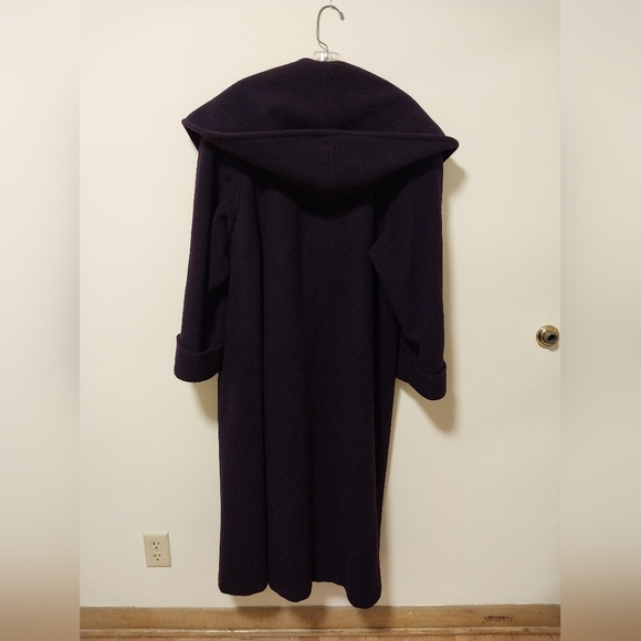 100% wool maxi length coat with shawl collar that can be worn as a hood - Picture 4 of 7